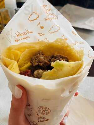 Hachi Crepe & Café
