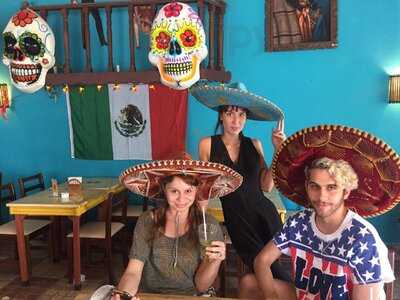 El Mariachi Cantina Mexicana