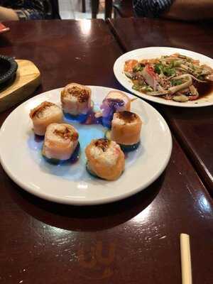 Naru Restaurante & Sushi Bar