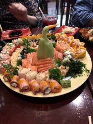 Naru Restaurante & Sushi Bar