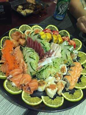 Naru Restaurante & Sushi Bar