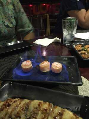 Naru Restaurante & Sushi Bar