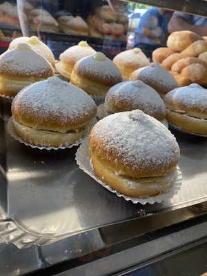 Panificadora E Confeitaria Modelo