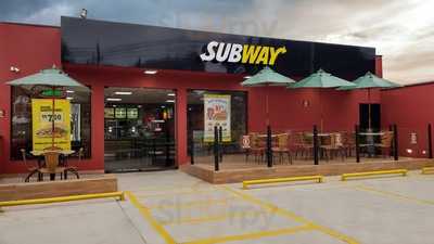 Subway Av. Costábile Romano 2330