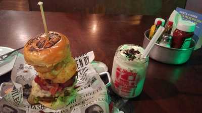 Buddies Burger & Beer