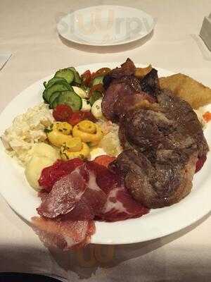 Bovinu's Bar & Grill