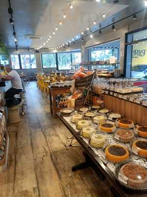 Charlot Casa De Paes E Doces