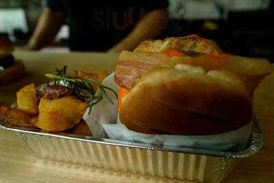 The Captain Hamburguer & Conveniencia