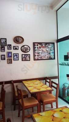 Restaurante Red House