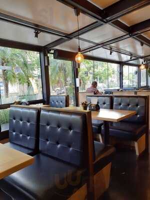 Mattina Café E Bistro