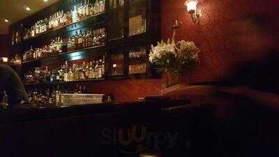 Admiral's Place Whisky Bar