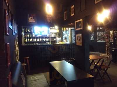 Two Tone Pub & Tattoo