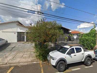 Two Tone Pub & Tattoo