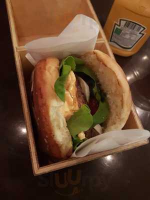 Haüs Kebabs & Sandwichies