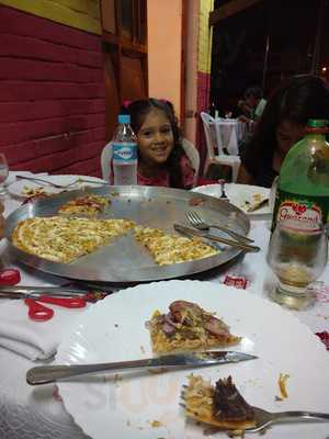 Mopaena's Pizzaria