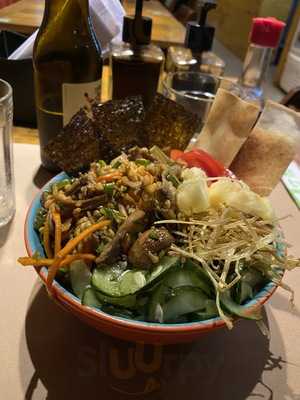 Samba Fresh Poke & Asian Bar