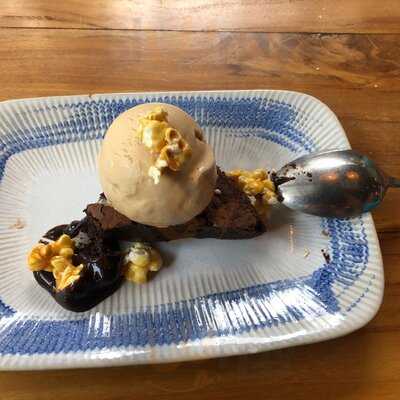 Oliver Caffe & Bistro