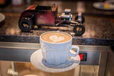 V8 Cafe