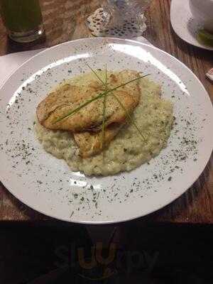 Mami Bistrot & Café