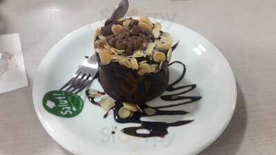 Salut! Café E Restaurante