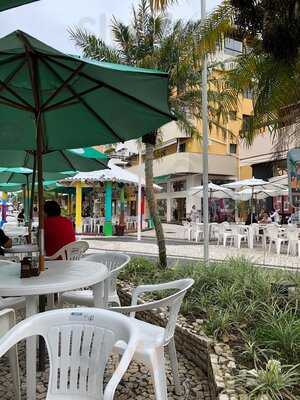 Salut! Café E Restaurante