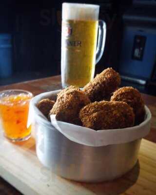 Santa Inês Tap House