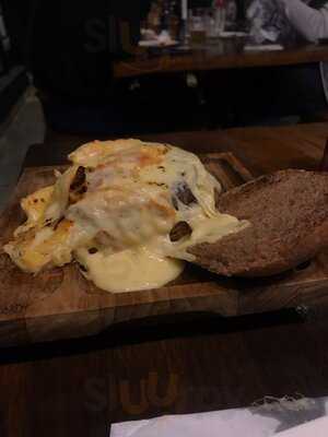 Roots Art Burger Craft Beer