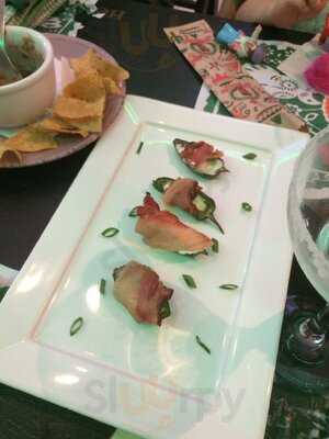 Los Bigotes De Frida