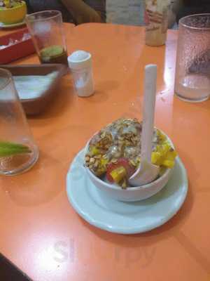 Lanches Tropicalhentes