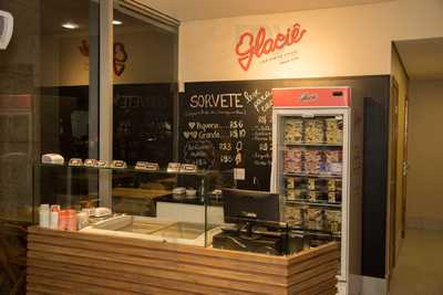 Mustache Hand Pizza Lourdes