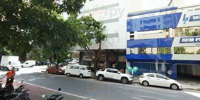 Mustache Hand Pizza Lourdes