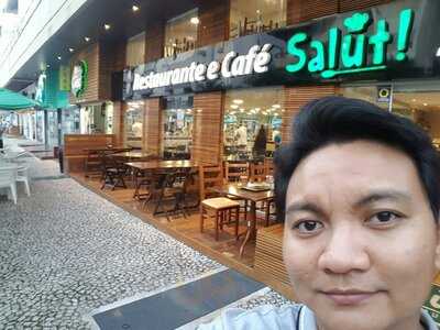 Salut! Café E Restaurante