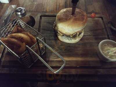 Rock Fella Burgers & Beers