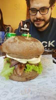 Macaco Véio Tattoo Bar And Burguer