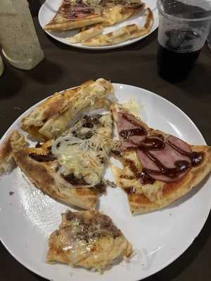 Lev Pizza