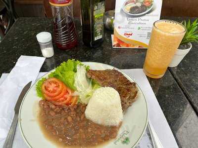 Florestal Padaria E Confeitaria