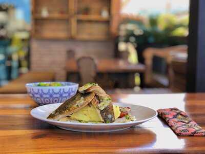 Paradiso Mercato E Caffe