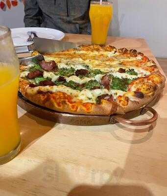 Zelo's Pizzaria