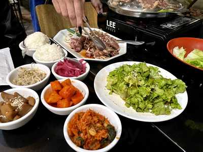 Machi Asian Food Style Pub