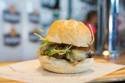 Armazém Garagem Bar