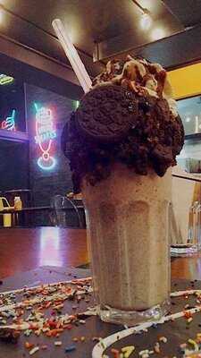 Monkey Burger N’ Shake