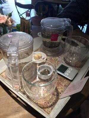 Arte Em Pétalas - Flores E Café