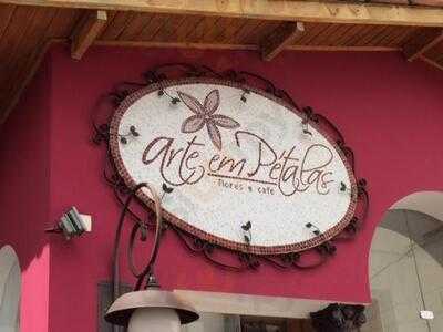 Arte Em Pétalas - Flores E Café