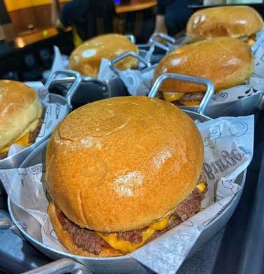 Eu E A Noite Lanchonete