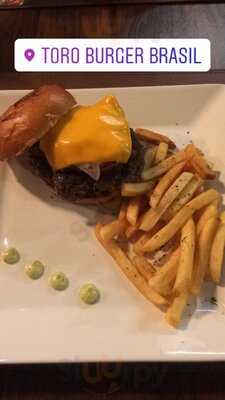 Toro Burger Lounge