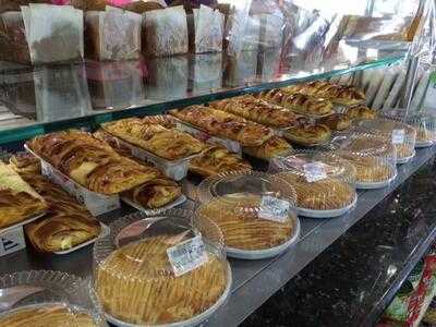 Cecilia Paes E Doces