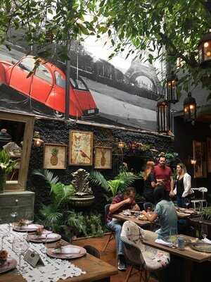 La Innocent Bistrô E Bar