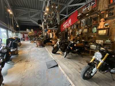 Machina Helmets & Parts