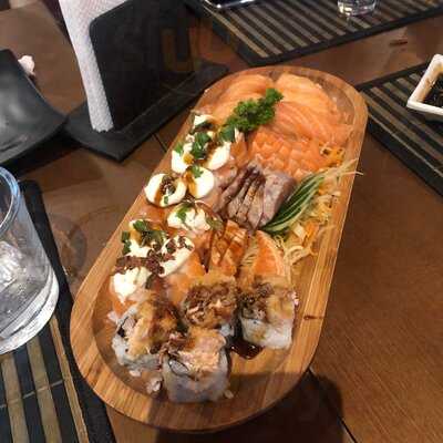 Tenkara Sushi Lounge