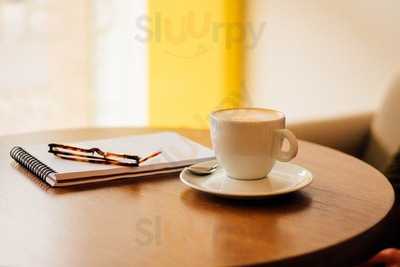 Cafe Expresso Delicatessen